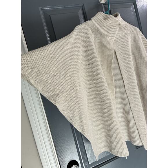 J Mclaughlin Poncho Wrap Poncho Cardigan OS 100% Merino Wool Knit Cream - Picture 2 of 5